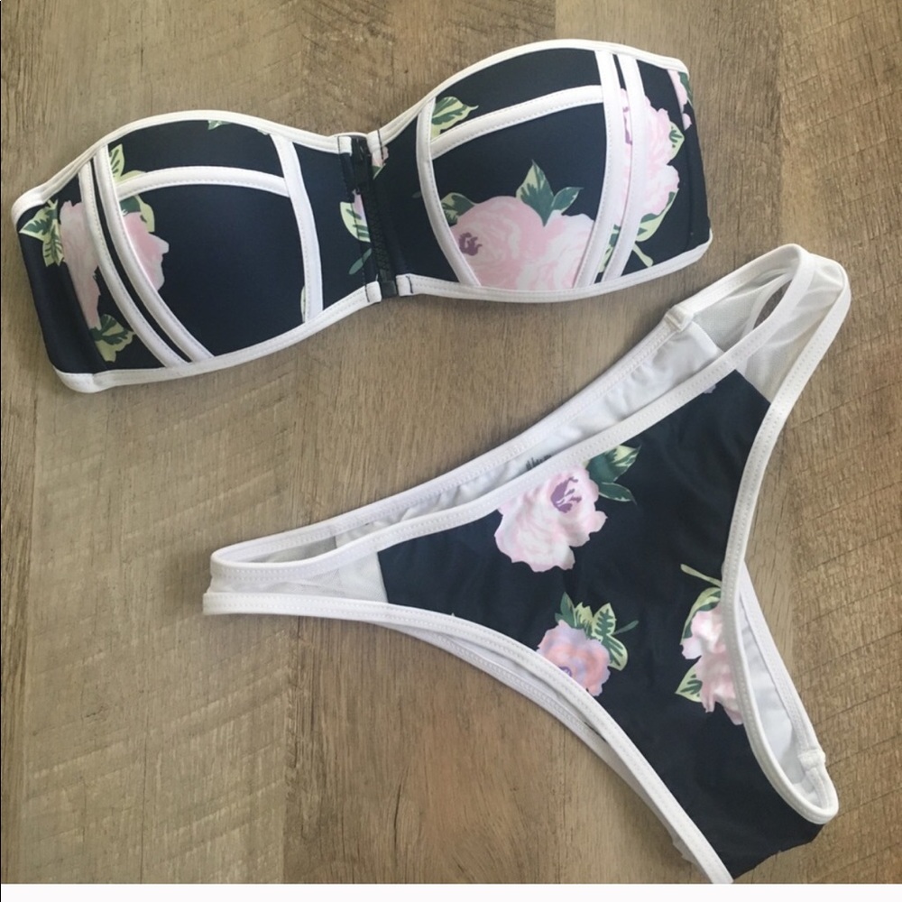 🍍2 for $35🍍Floral strapless bikini